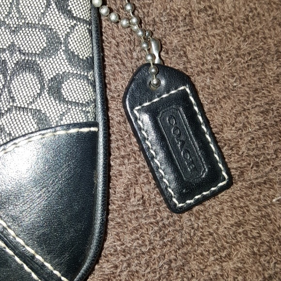Ladies Coach Wristlet - Picture 3 of 6